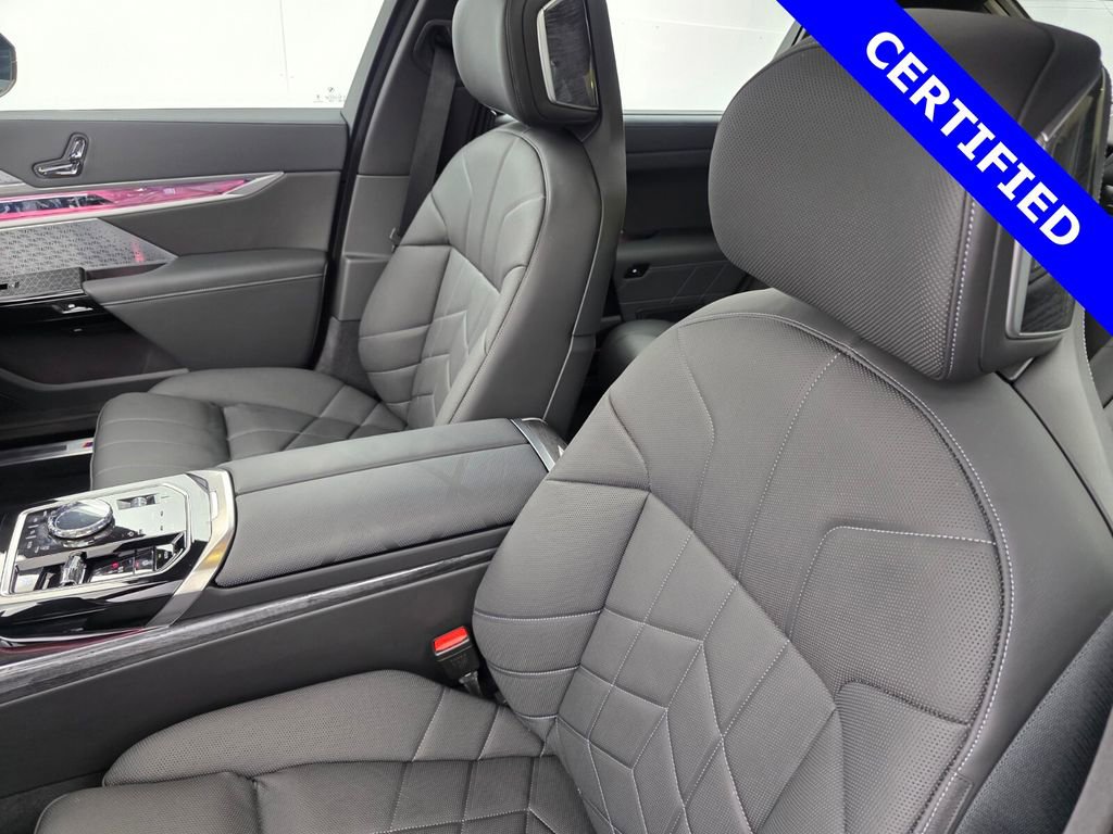 Used 2025 BMW i7 M70 w/ Executive Package image 11