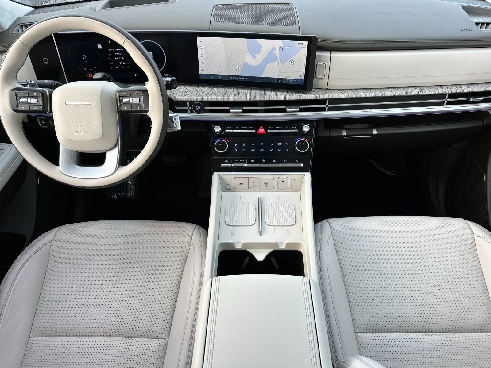 Used 2024 Hyundai Santa Fe Calligraphy image 12