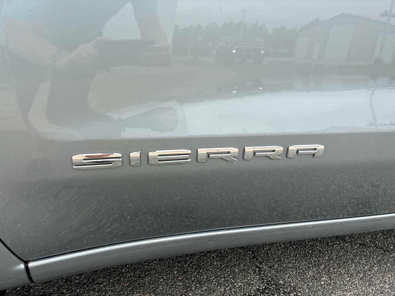 Used 2025 GMC Sierra 1500 SLT AWD/4WD image 30