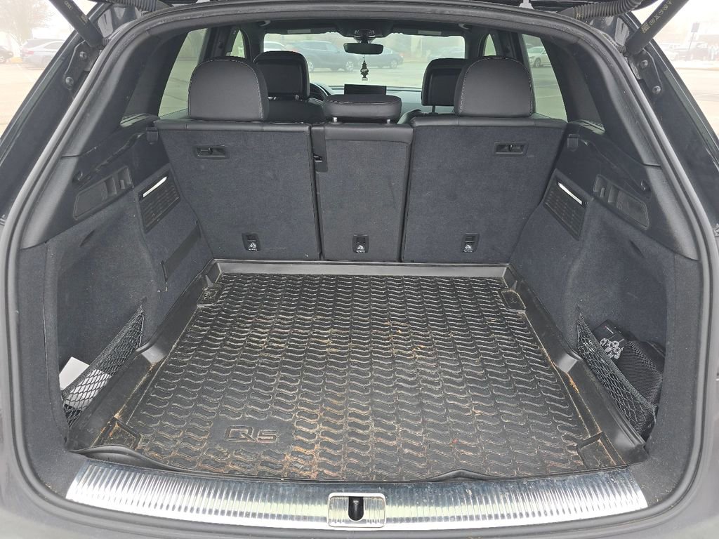 Used 2022 Audi SQ5 Premium Plus w/ Premium Plus Package image 16