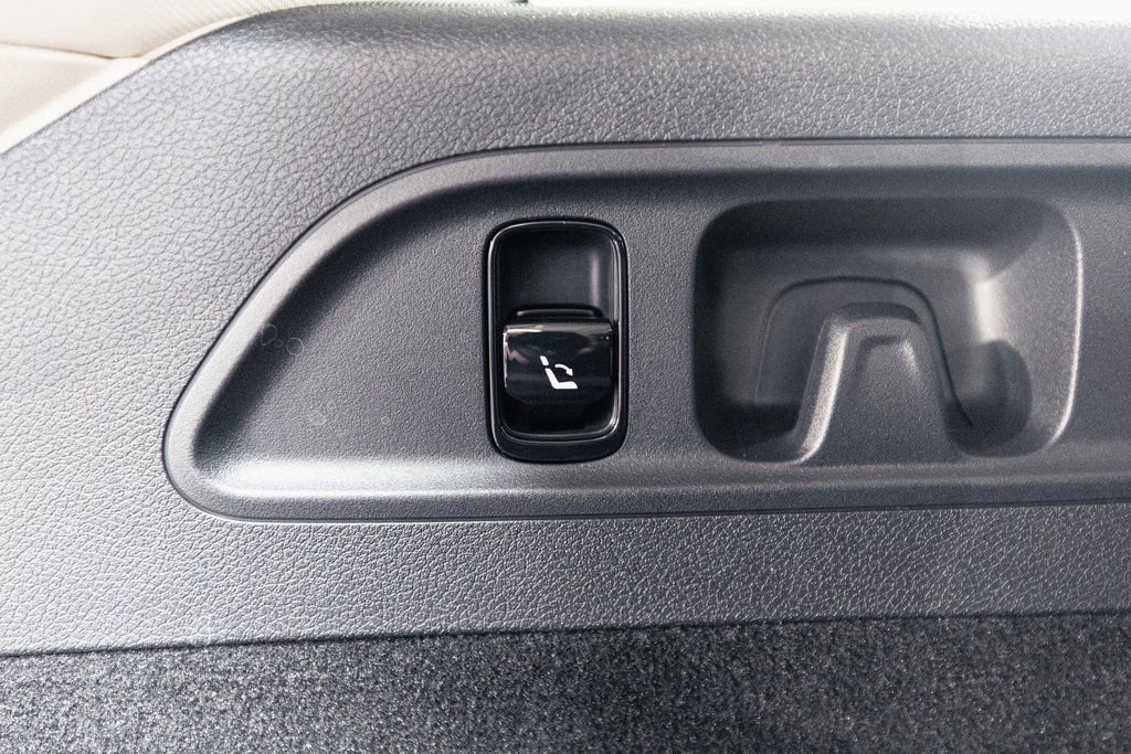 Certified 2025 Mercedes-Benz E 450 4MATIC All-Terrain Wagon w/ Multicontour Seating Package image 34