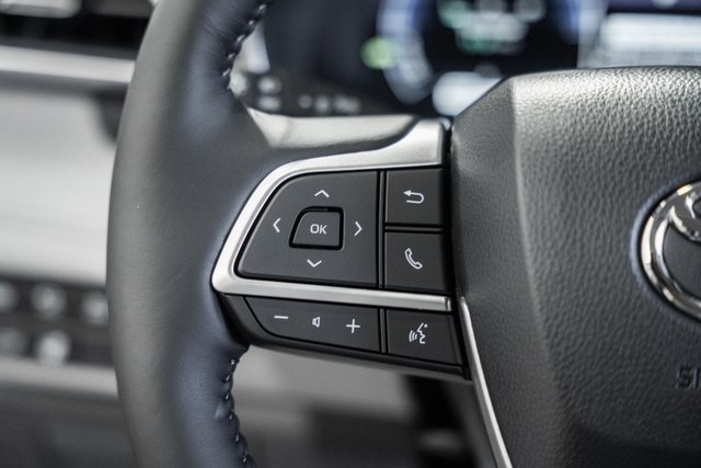 New 2025 Toyota Highlander Platinum image 29