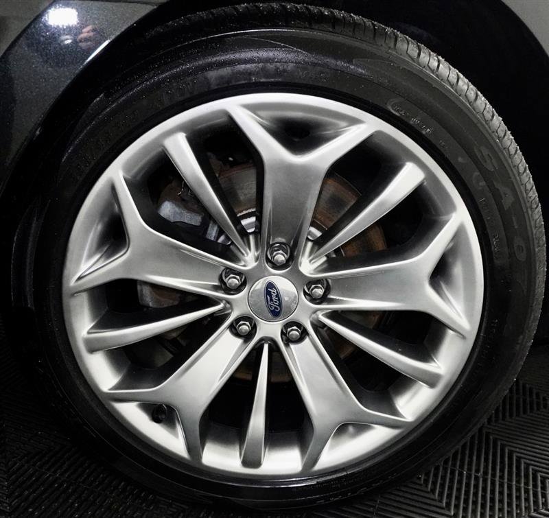Used 2015 Ford Taurus Limited image 3
