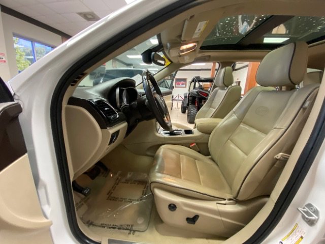 Used 2020 Jeep Grand Cherokee Overland RWD image 22