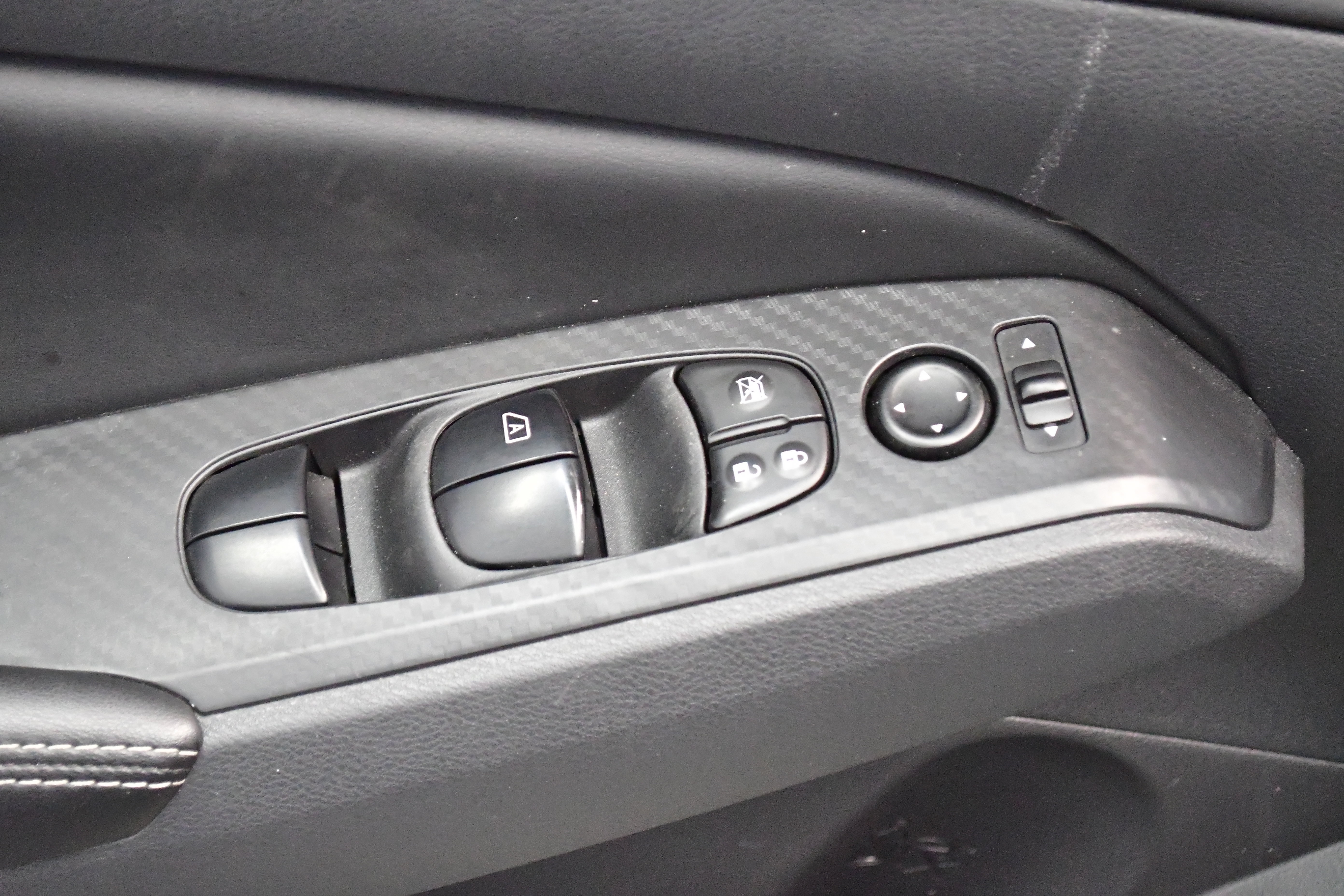 Used 2025 Nissan Altima 2.5 SV FWD image 15