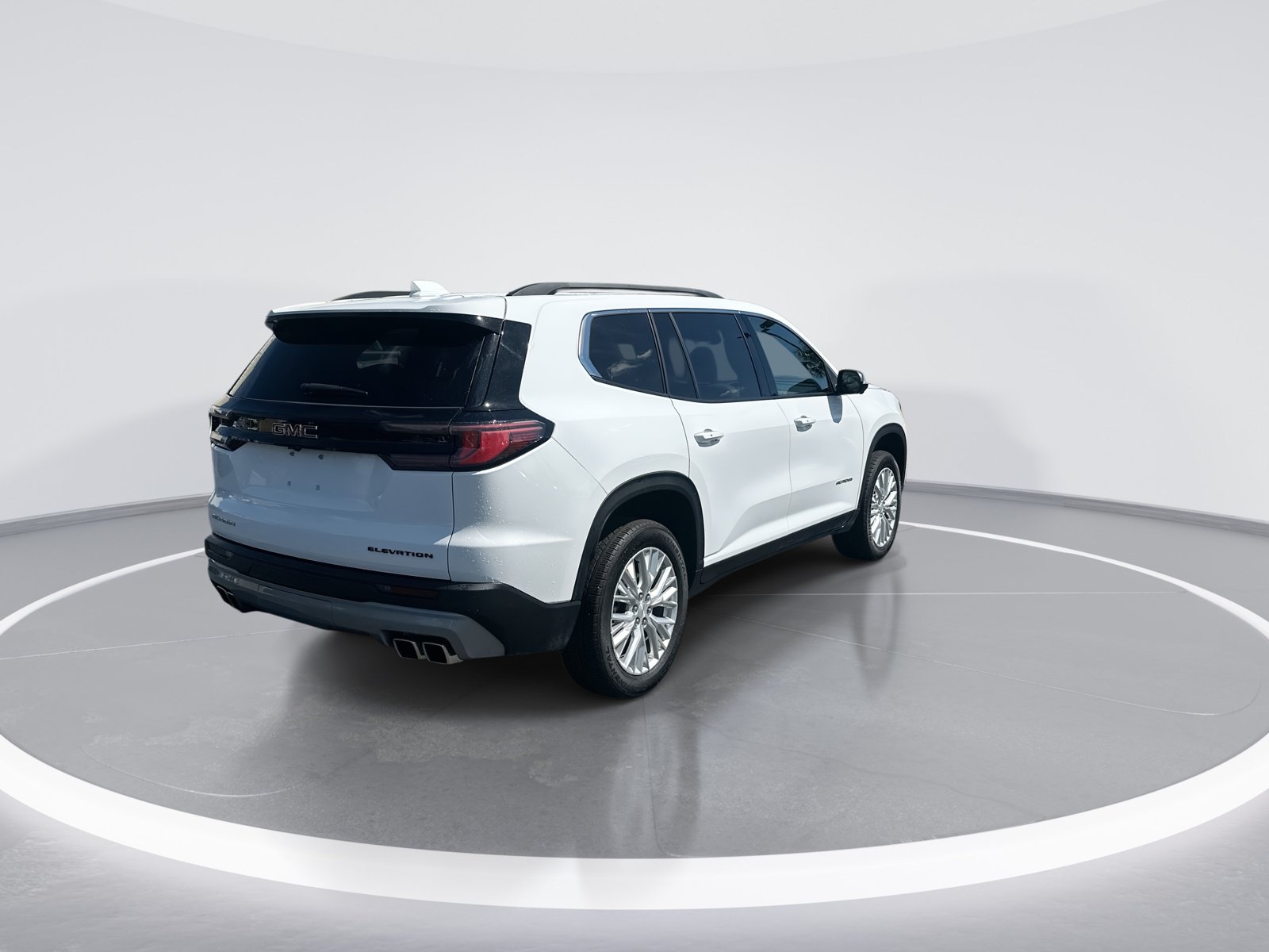 Used 2024 GMC Acadia Elevation w/ Luxury Package FWD image 9