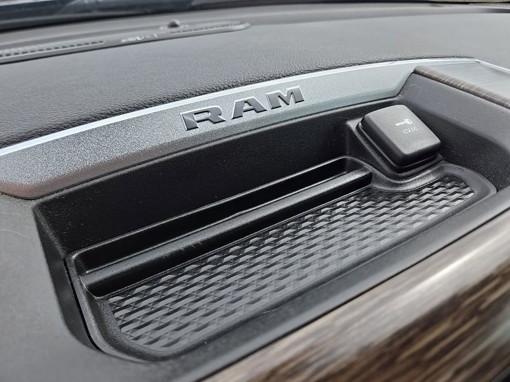 Used 2019 RAM 1500 Laramie AWD/4WD image 36