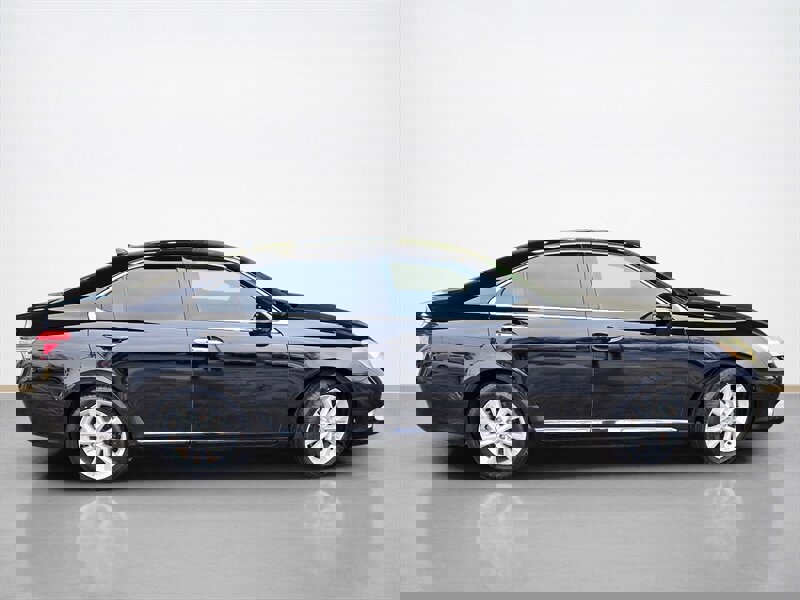 Used 2011 Lexus ES 350 image 2