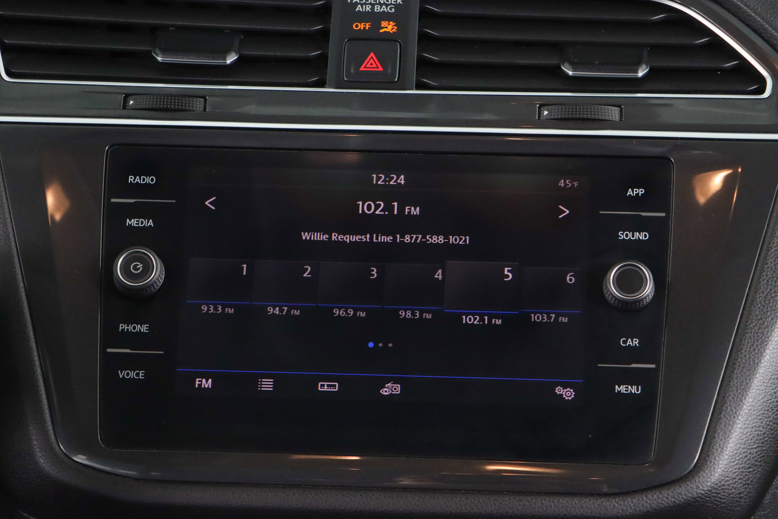 Used 2019 Volkswagen Tiguan SEL Premium R-Line image 19