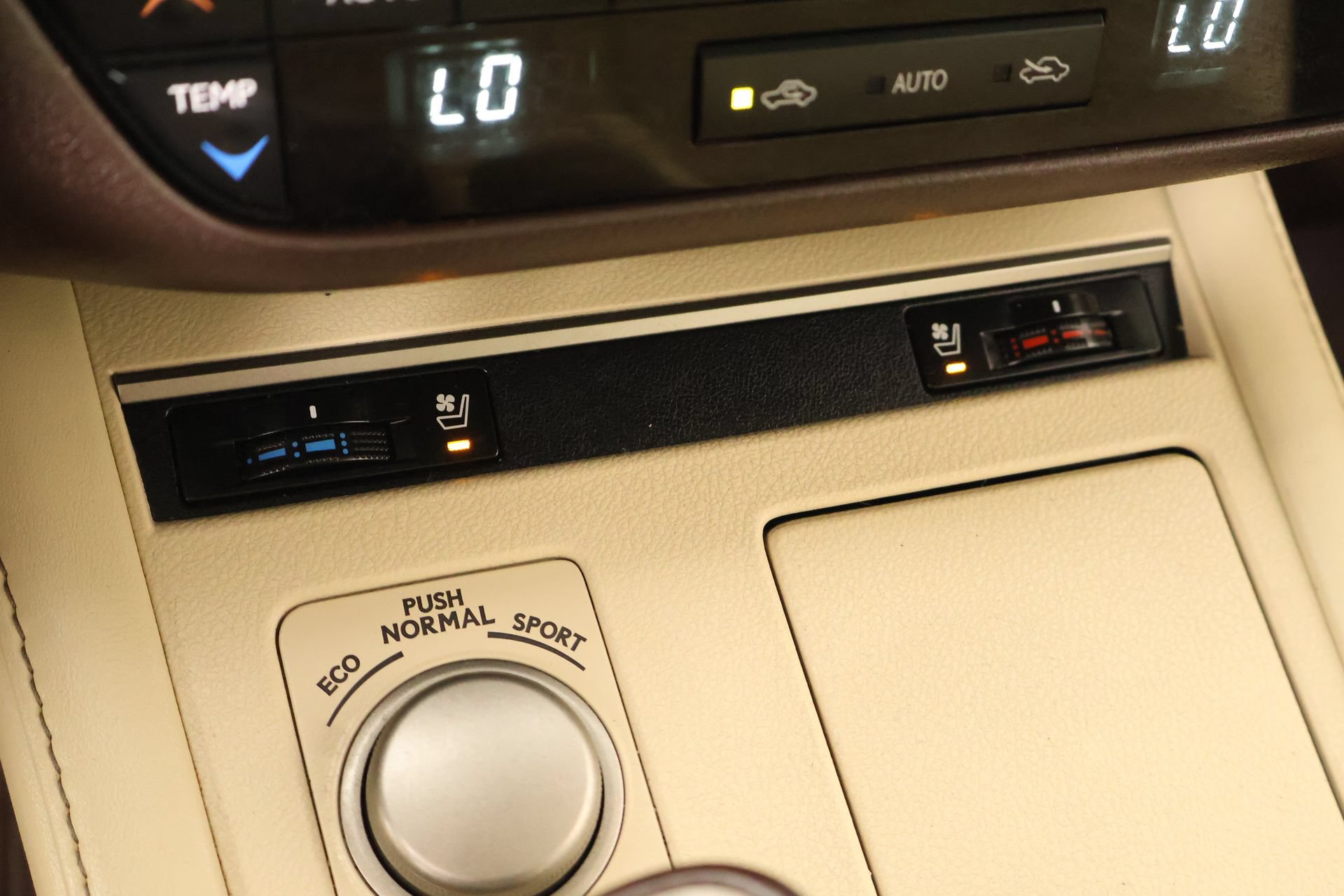 Used 2017 Lexus ES 350 w/ Premium Package FWD image 7