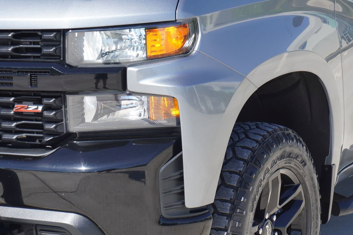 Used 2019 Chevrolet Silverado 1500 Custom Trail Boss w/ Custom Convenience Package AWD/4WD image 2