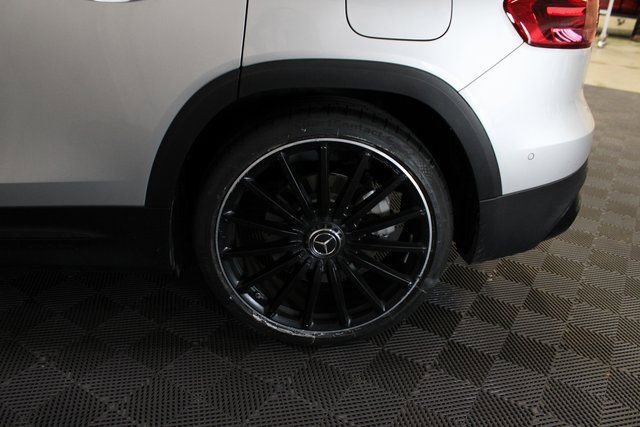 New 2024 Mercedes-Benz GLB 35 AMG 4MATIC image 10