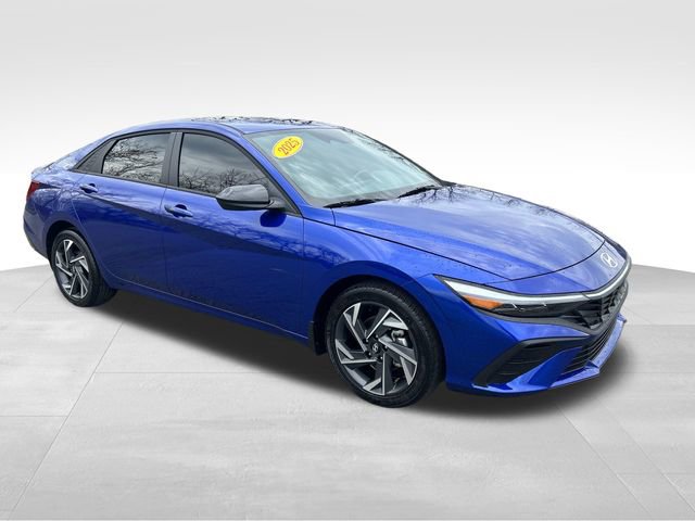 Used 2025 Hyundai Elantra Sport FWD image 7