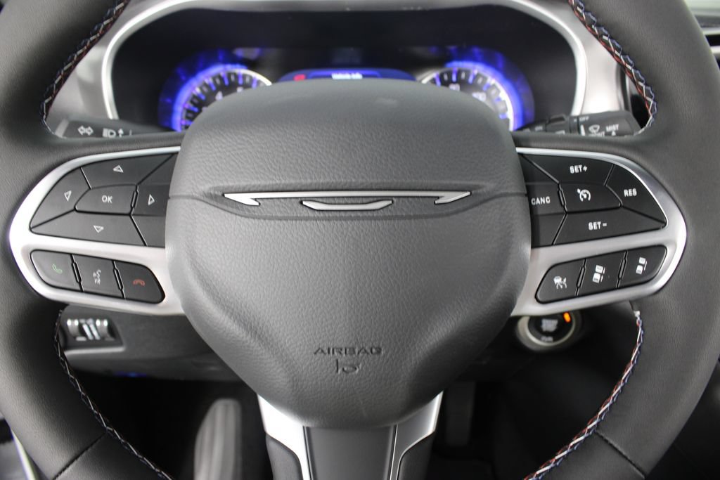 New 2027 Chrysler Pacifica Select FWD image 12