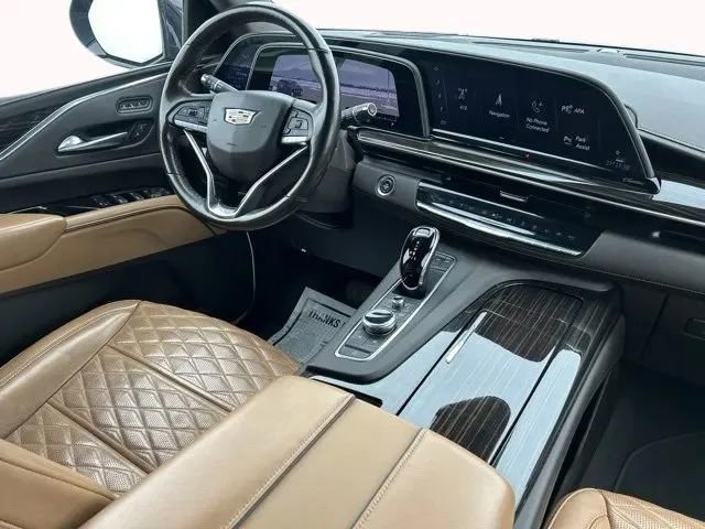 Used 2021 Cadillac Escalade ESV Premium Luxury w/ Heavy-Duty Trailer Package image 22