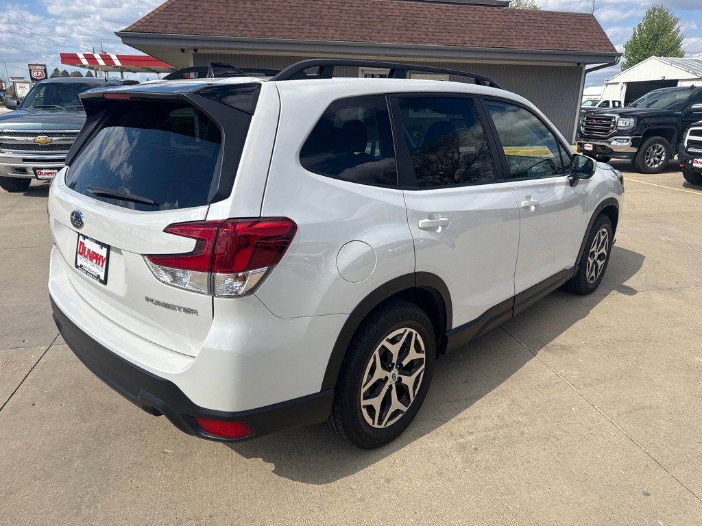 Used 2024 Subaru Forester Premium AWD/4WD image 5
