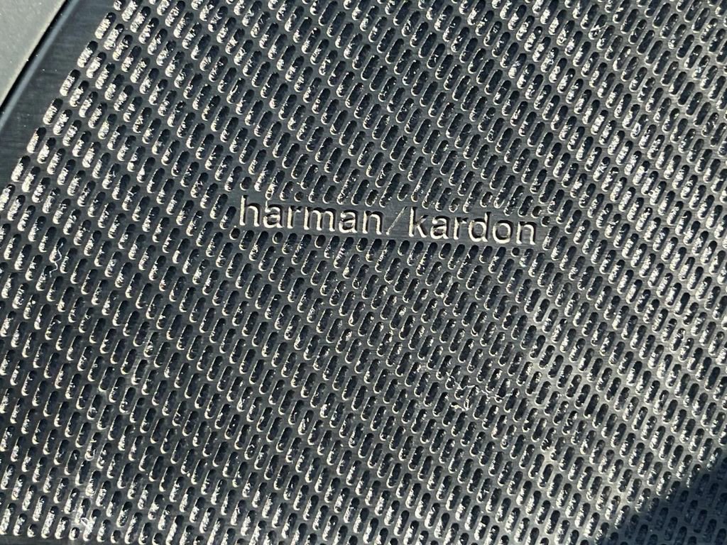 Used 2022 Volvo XC60 B5 R-Design w/ Climate Package image 27