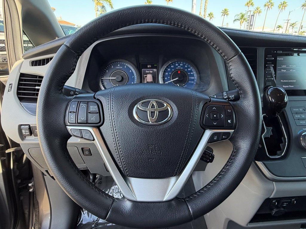 Used 2020 Toyota Sienna XLE FWD image 21
