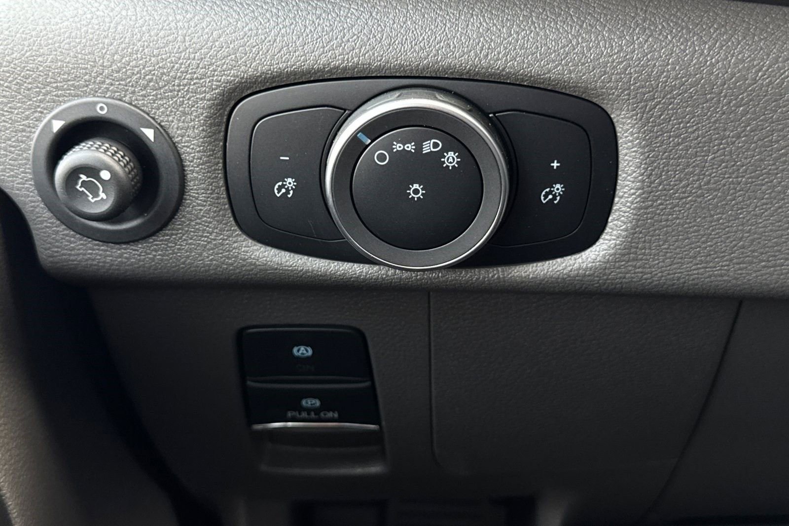 Used 2024 Ford E-Transit 148 Medium Roof w/ Load Area Protection Package image 27