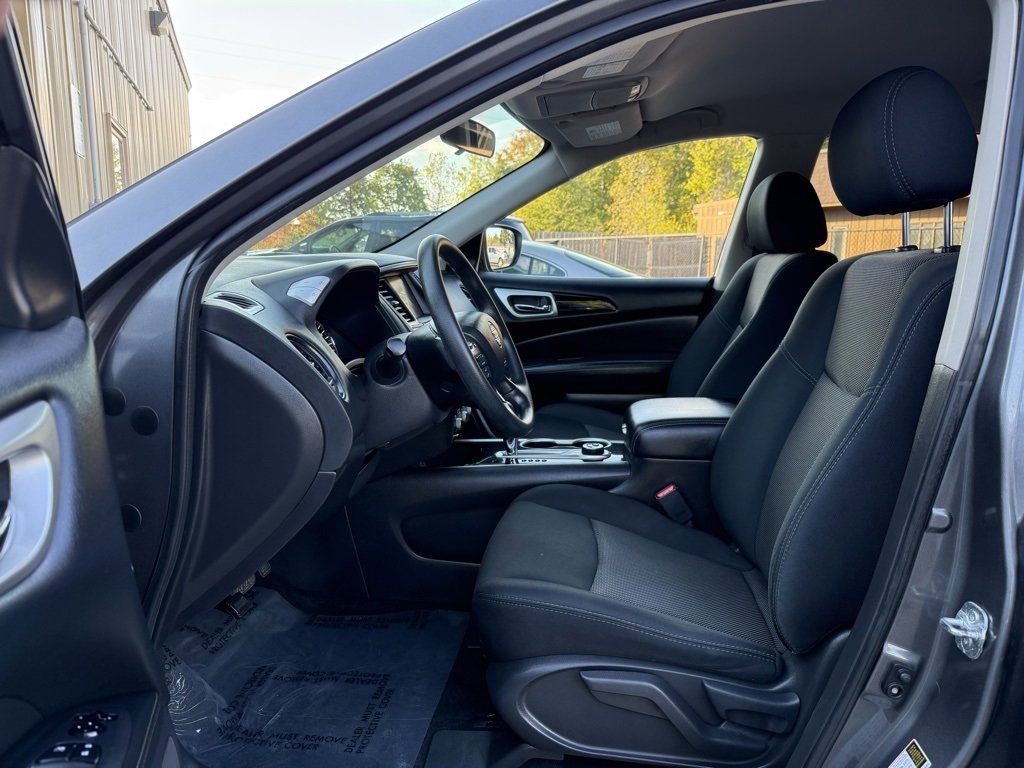 Used 2018 Nissan Pathfinder S image 11