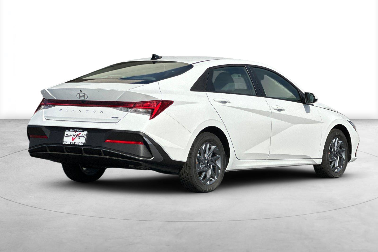 New 2026 Hyundai Elantra Hybrid FWD image 6