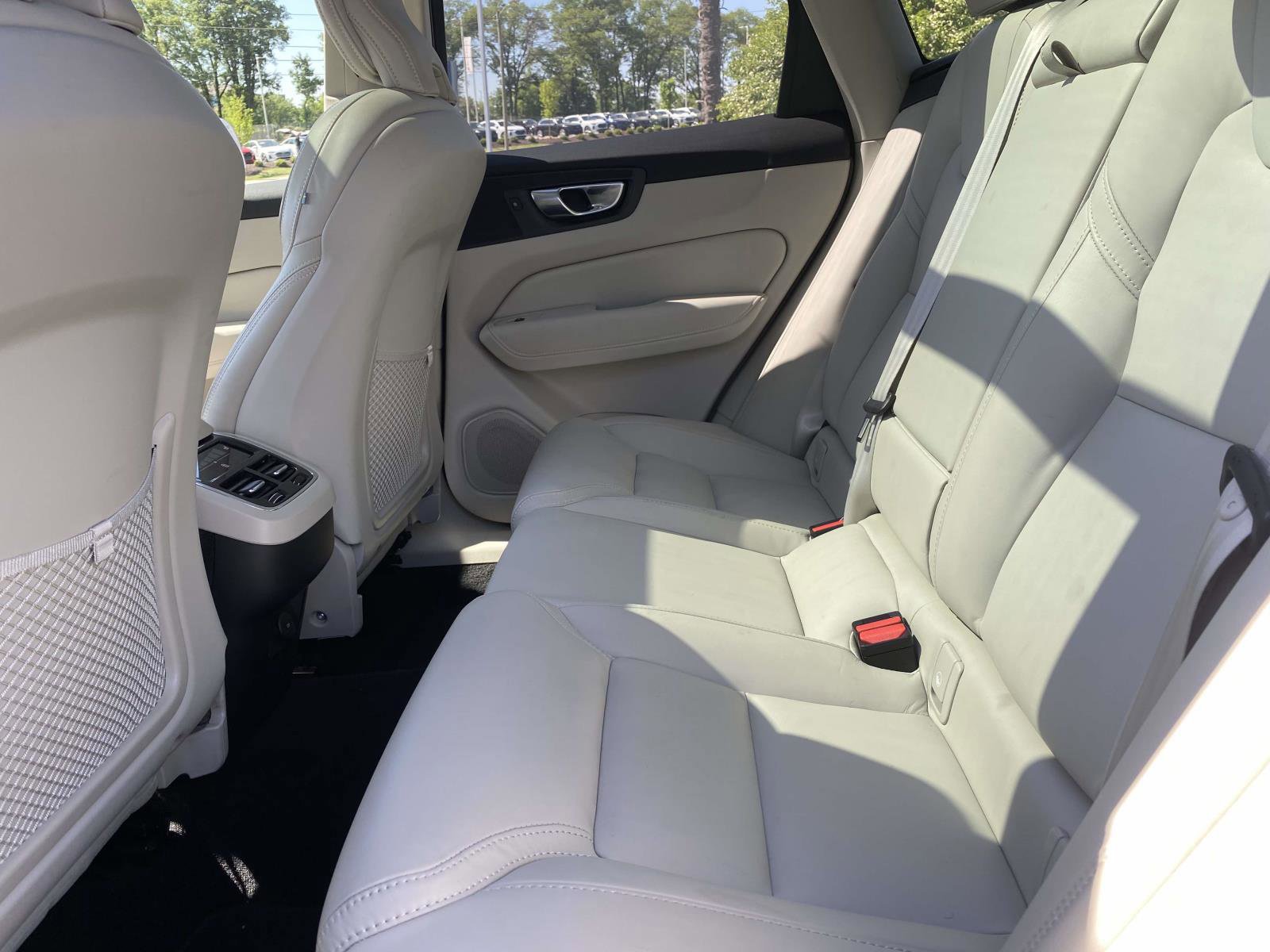 Used 2023 Volvo XC60 B6 Ultimate w/ Protection Package Premier AWD/4WD image 11
