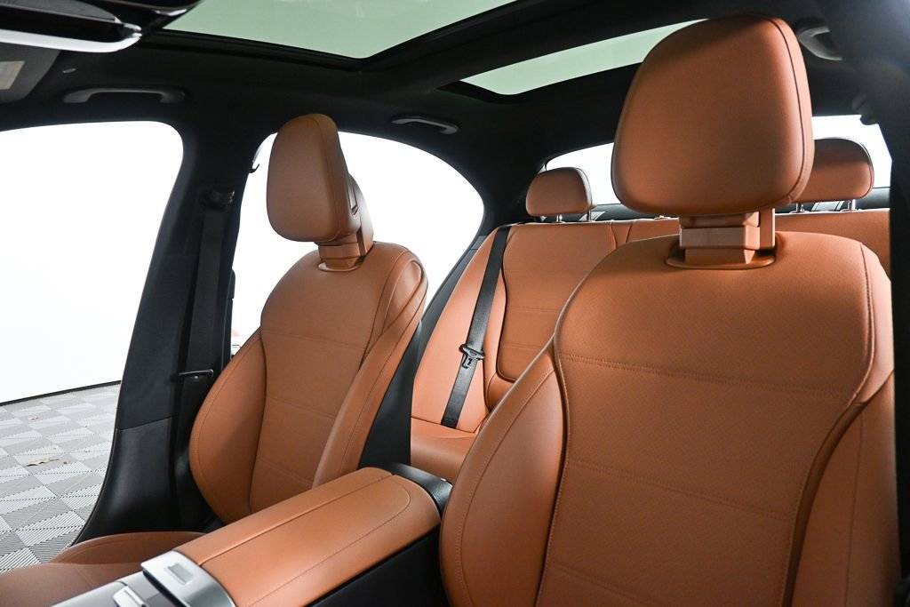 Certified 2025 Mercedes-Benz C 300 Sedan image 5