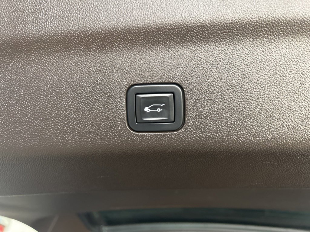 Used 2021 Chevrolet Tahoe LT w/ LT Signature Package image 10