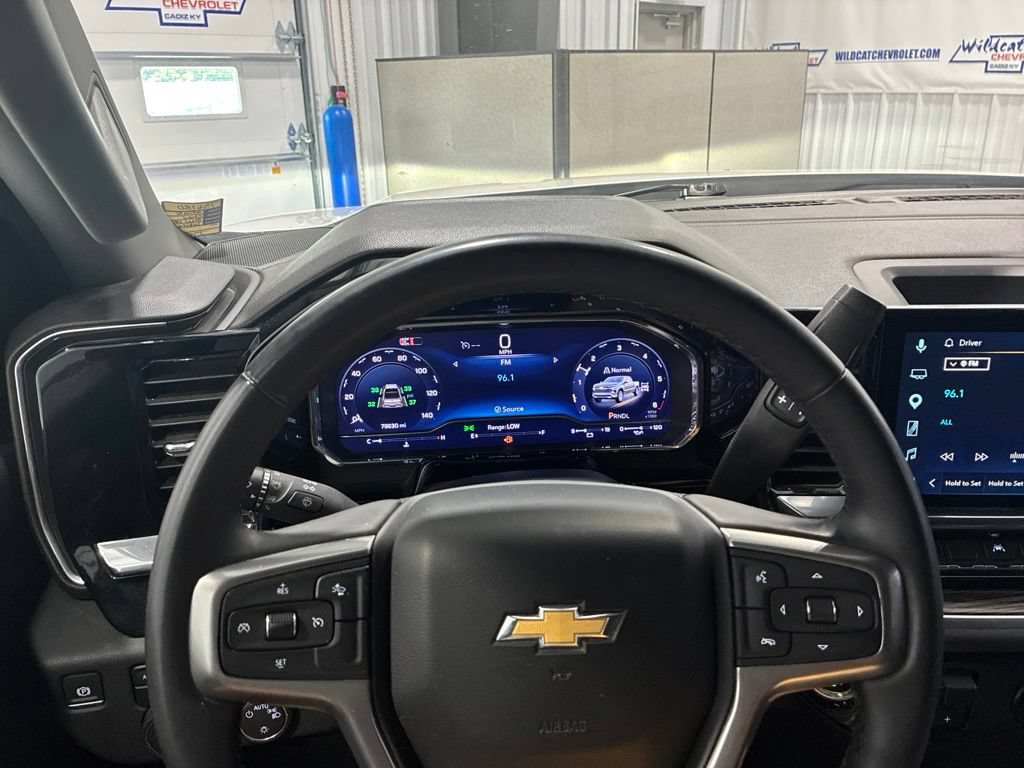 Used 2025 Chevrolet Silverado 1500 LT AWD/4WD image 22