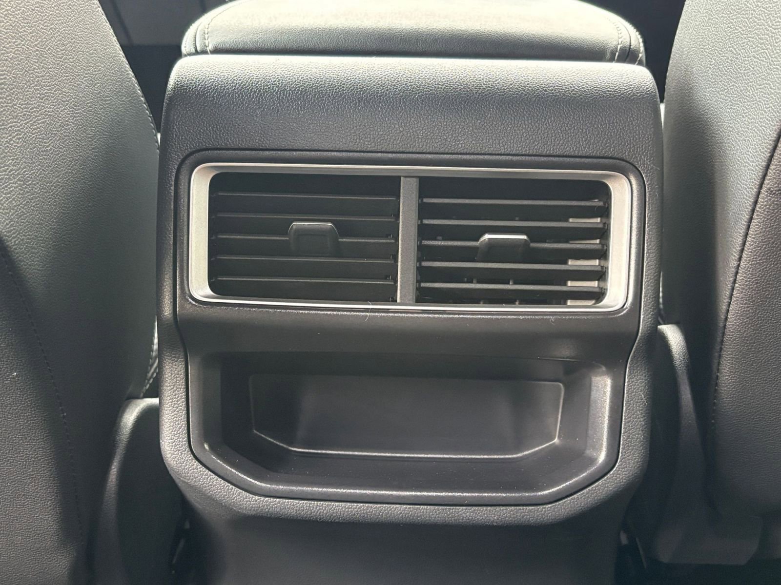 Used 2025 Volkswagen Atlas Cross Sport SE FWD image 24