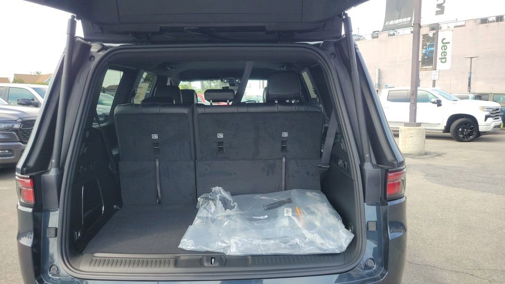 New 2025 Jeep Wagoneer Series II image 6