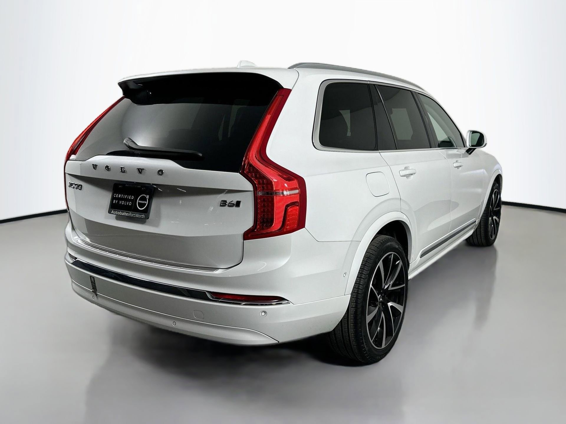 Certified 2023 Volvo XC90 B6 Plus w/ Protection Package Premier image 6