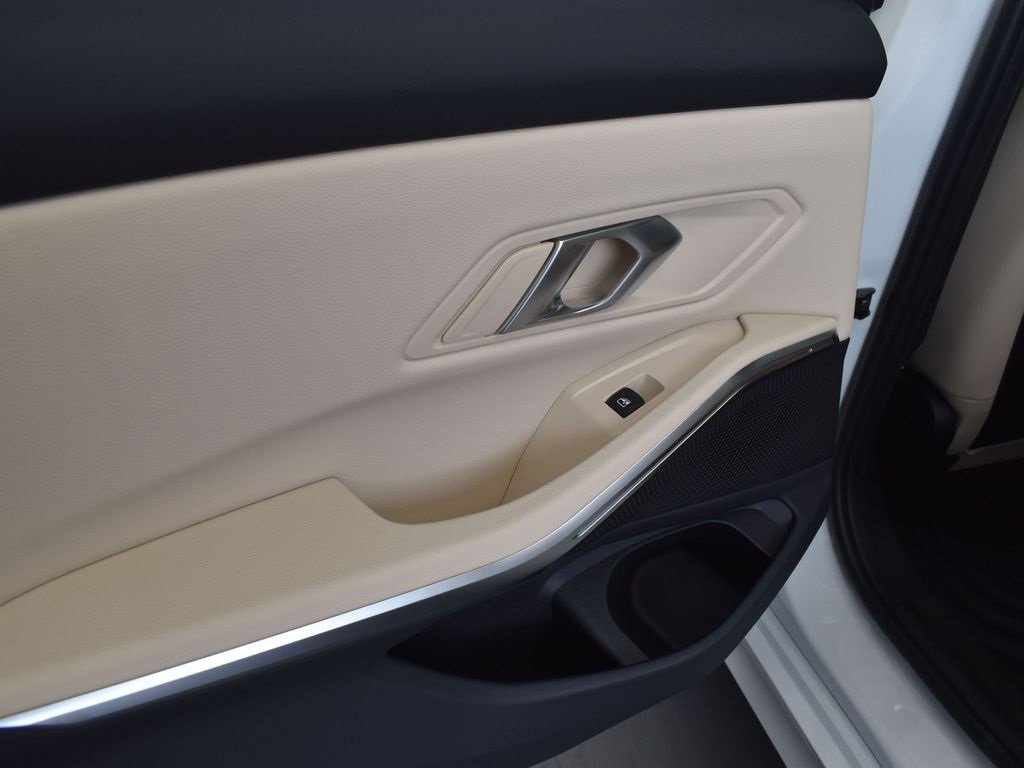 New 2026 BMW 330i Sedan w/ Convenience Package image 15
