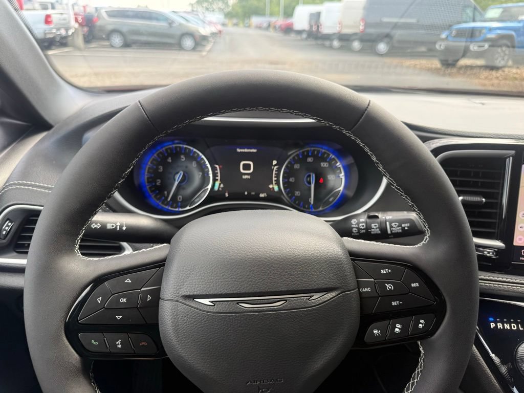 New 2027 Chrysler Pacifica Limited AWD/4WD image 18