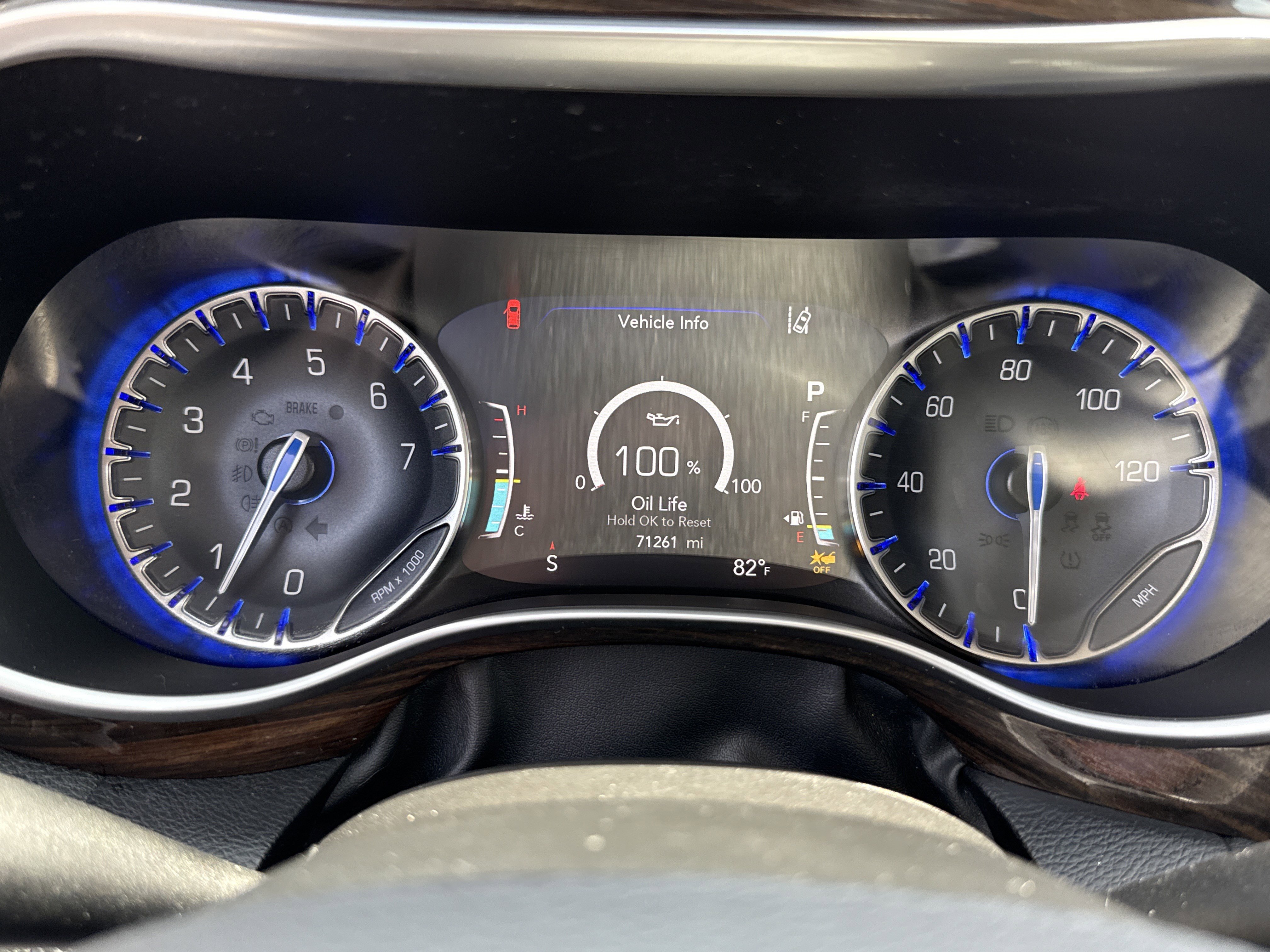 Used 2021 Chrysler Pacifica Limited AWD/4WD image 21