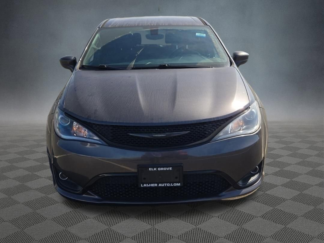 Used 2018 Chrysler Pacifica Touring Plus w/ S Appearance Package image 2