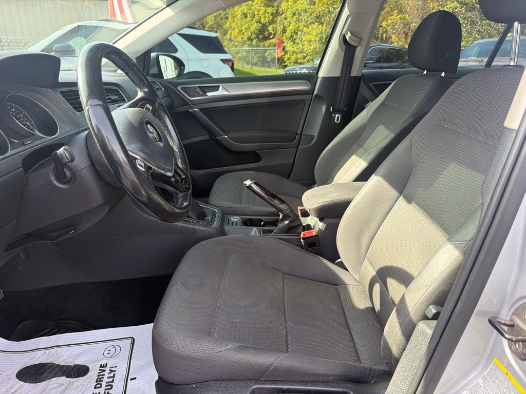 Used 2016 Volkswagen Golf S FWD image 10