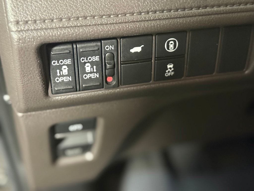 Used 2022 Honda Odyssey EX-L image 16