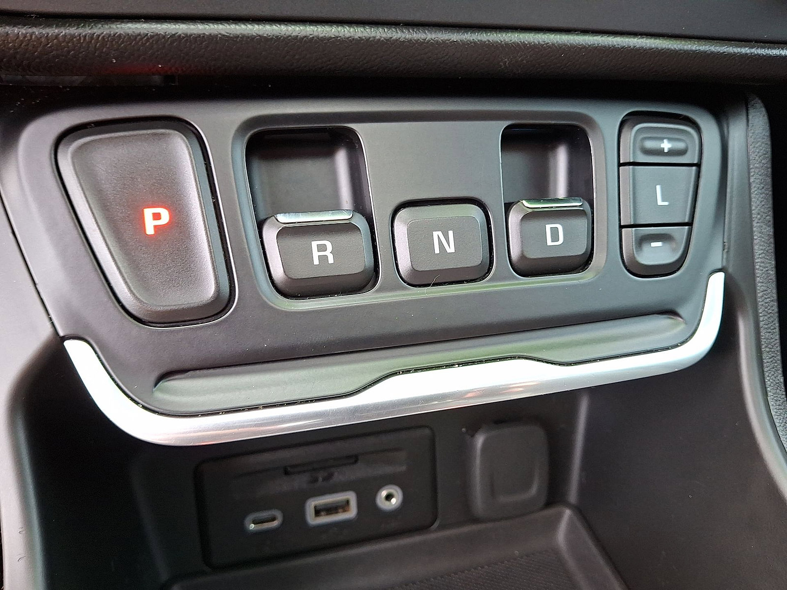 Used 2018 GMC Terrain SLE w/ GMC Pro Grade Package AWD/4WD image 12