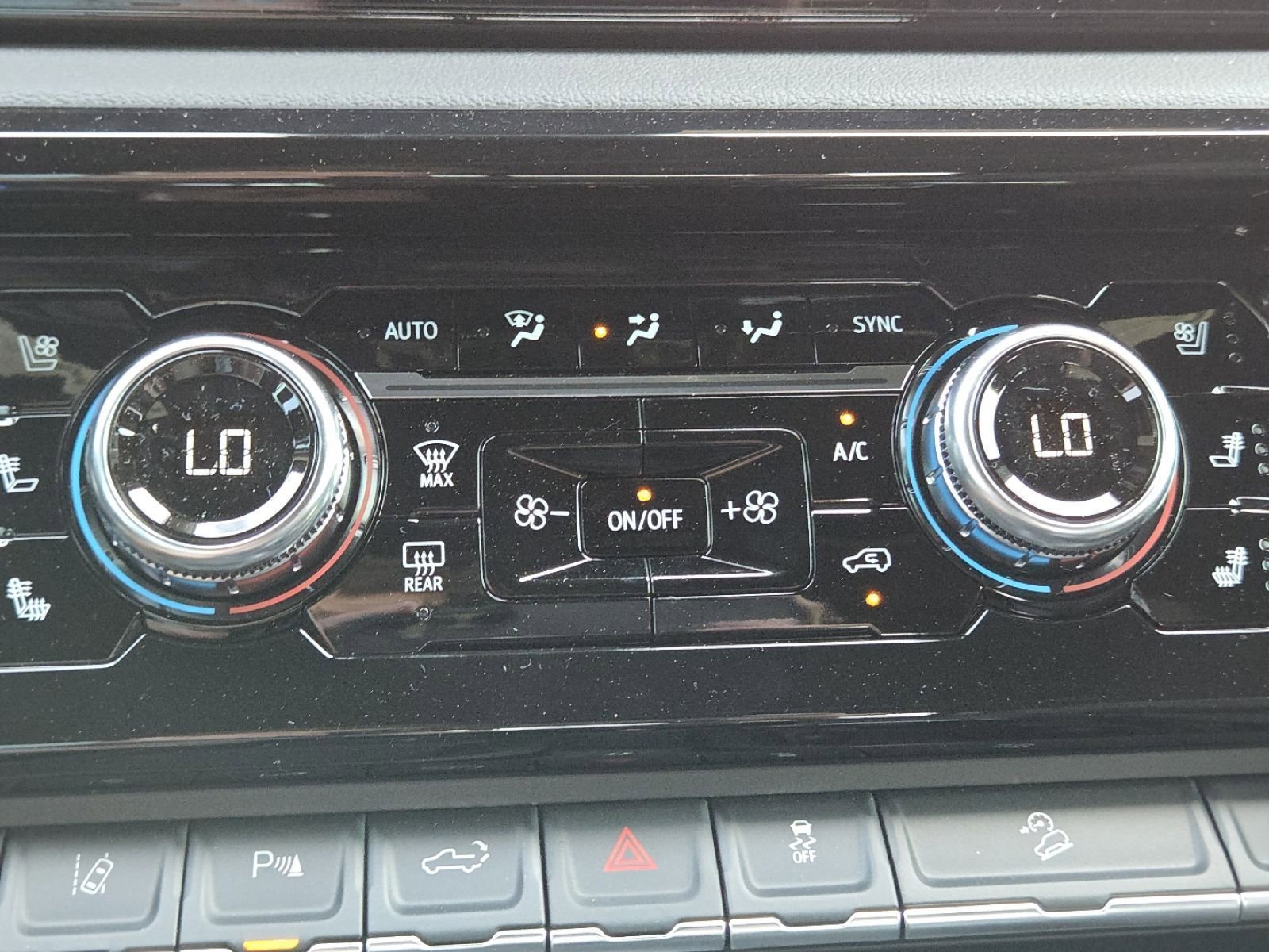 New 2026 GMC Sierra 2500 AT4 w/ AT4 Premium Plus Package image 37