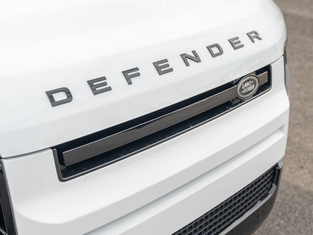 New 2026 Land Rover Defender 110 X-Dynamic SE image 15