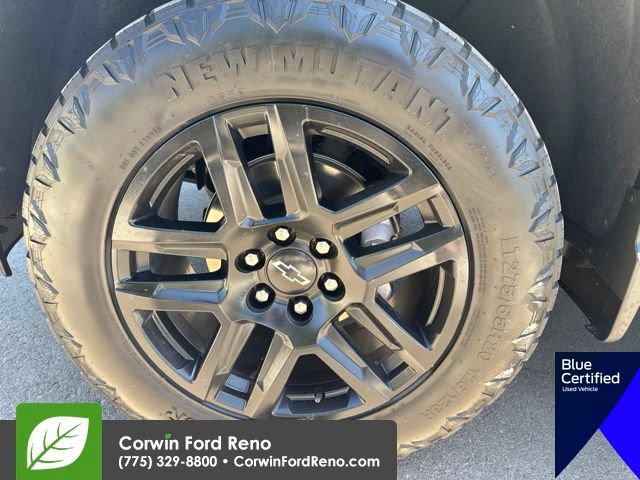 Used 2024 Chevrolet Silverado 1500 Custom w/ Turbomax Blackout Package AWD/4WD image 16