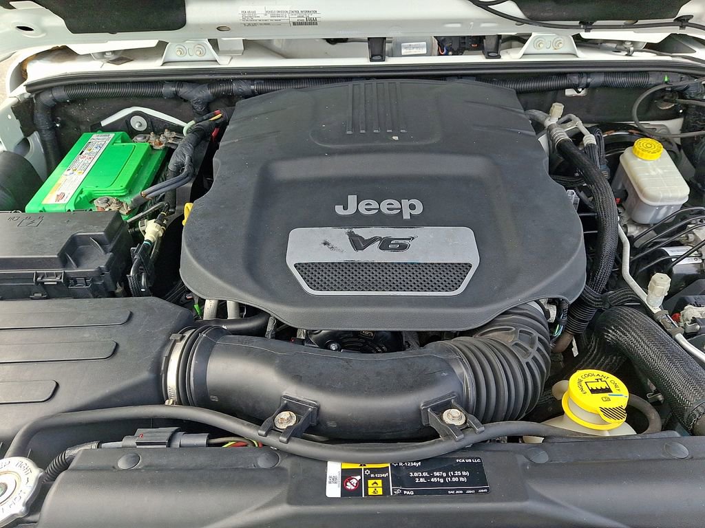 Used 2017 Jeep Wrangler Unlimited Sahara w/ Dual Top Group image 27