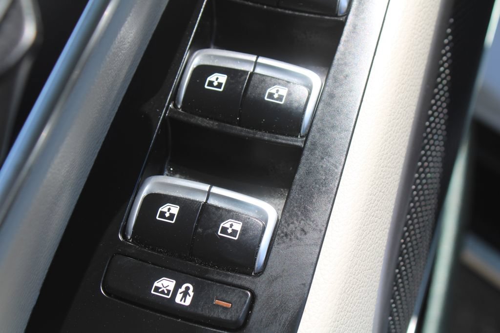 Certified 2024 Kia Telluride EX w/ EX Captain's Chair Package FWD image 21