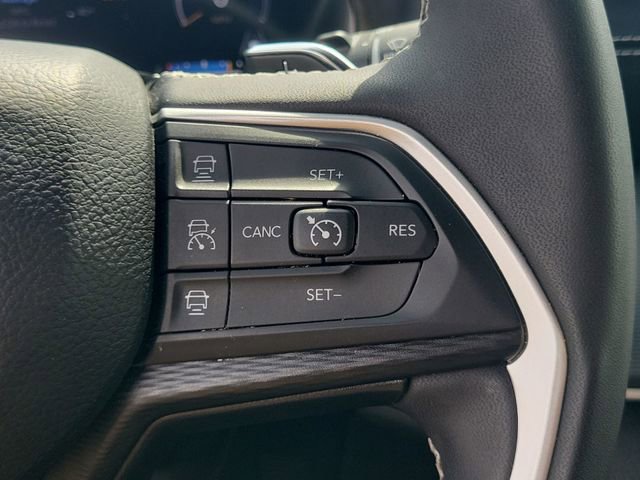 Used 2023 Jeep Grand Cherokee L Laredo AWD/4WD image 36