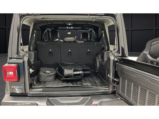 Used 2022 Jeep Wrangler Unlimited Sahara w/ Cold Weather Group AWD/4WD image 26