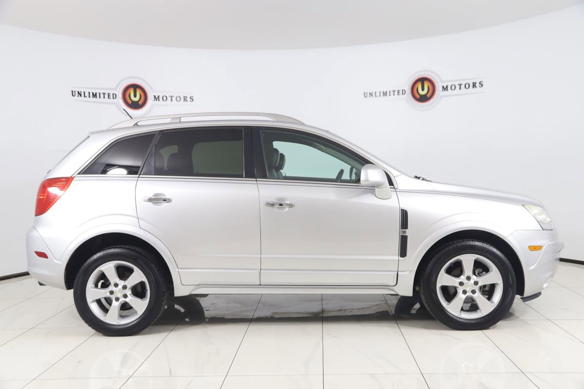 Used 2014 Chevrolet Captiva Sport LT w/ Convenience Package FWD image 2
