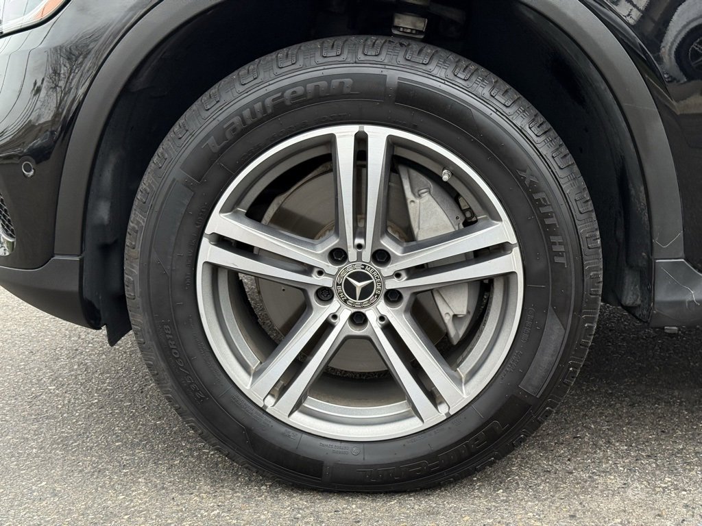 Used 2020 Mercedes-Benz GLC 300 4MATIC w/ Parking Assistance Package image 16