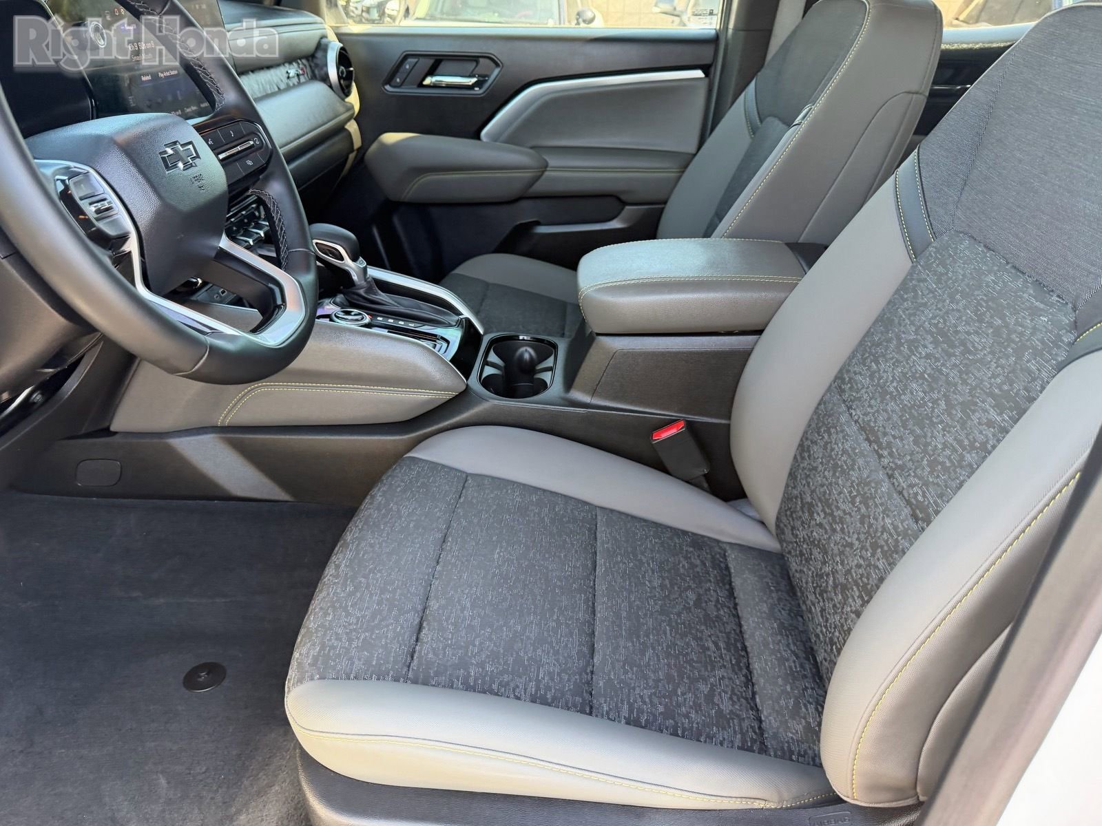 Used 2024 Chevrolet Colorado ZR2 w/ Technology Package AWD/4WD image 22