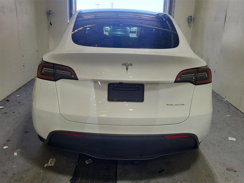Used 2024 Tesla Model Y Long Range AWD/4WD image 9